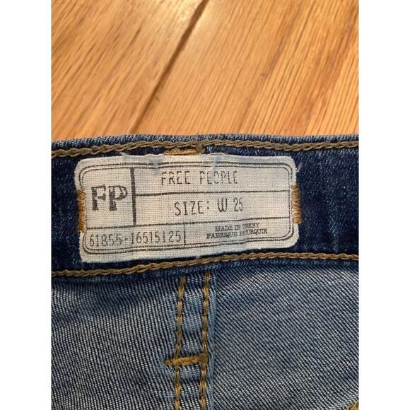 Free People, women's distressed mid rise skinny jeans size W25 - Picture 5 of 9
